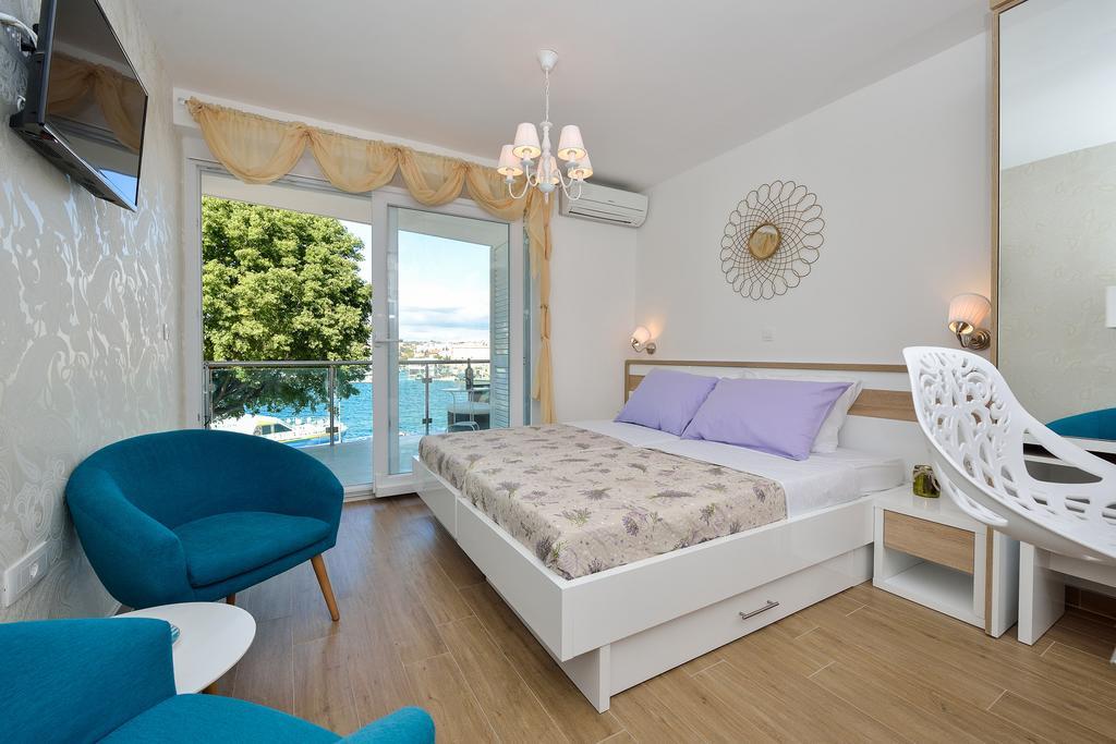 Lavender Apt. W. Balcony In Old Town Zara Esterno foto